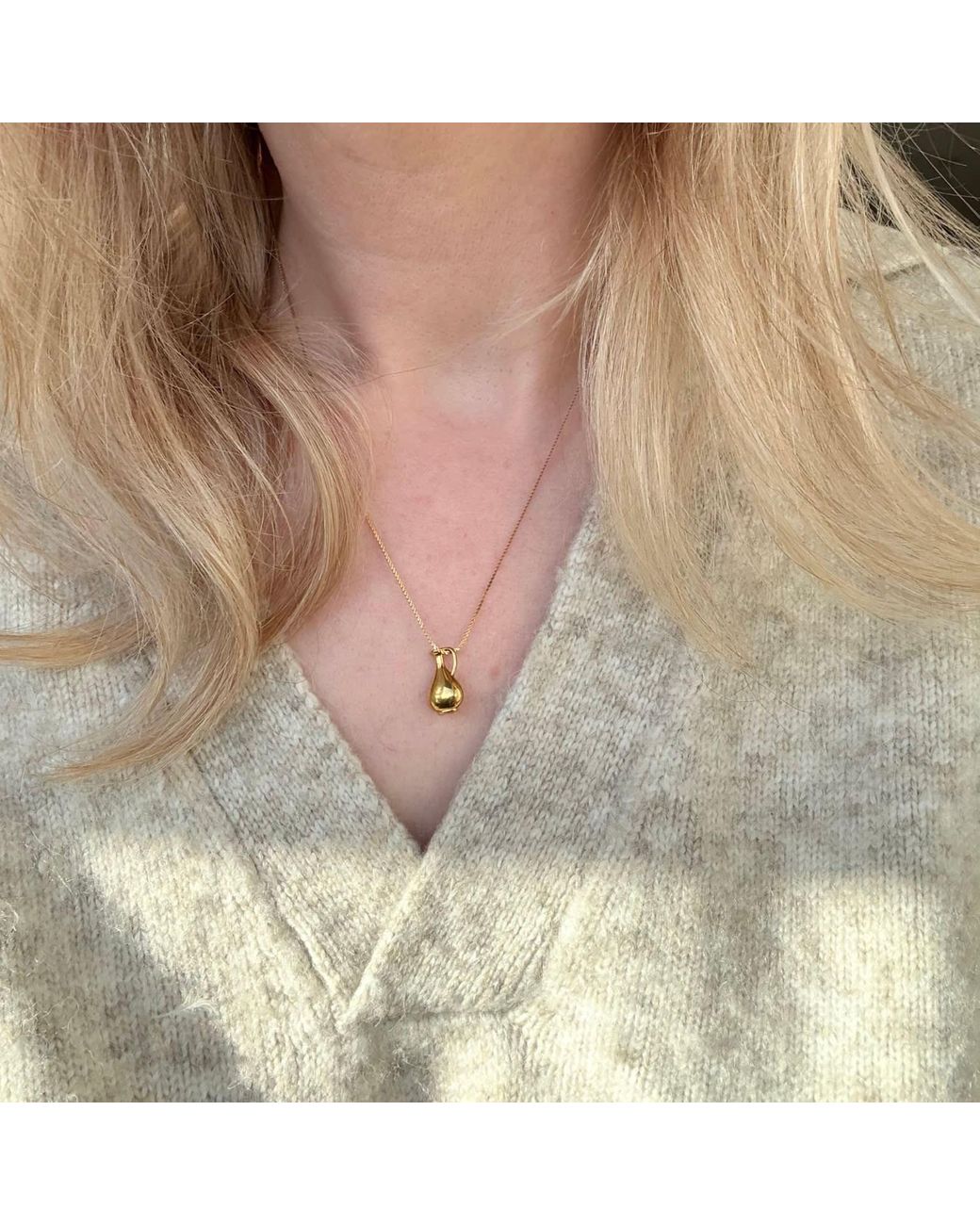 A Weathered Penny Metallic Vase Necklace