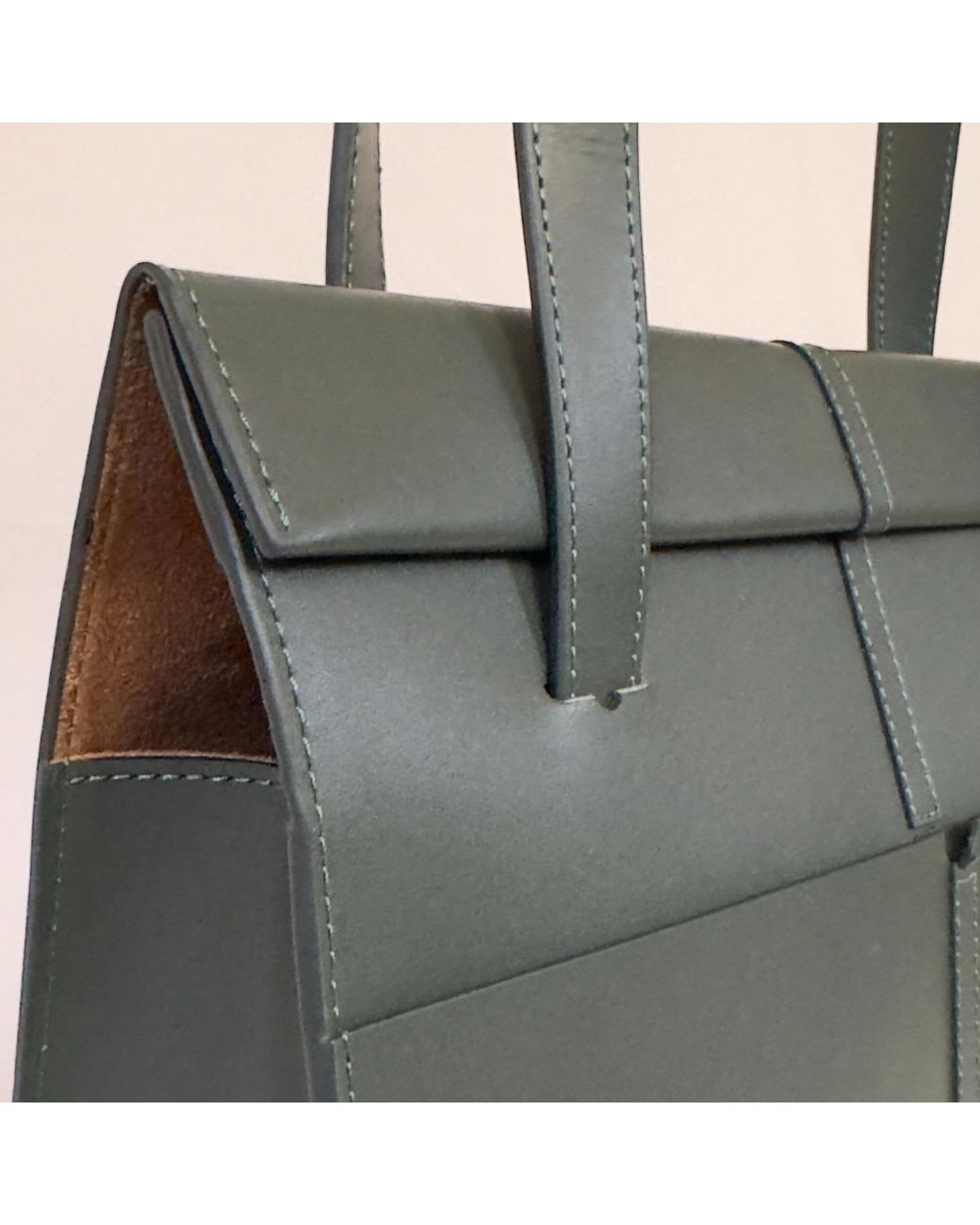 godi. Black The Roon Top Handle Leather Bag