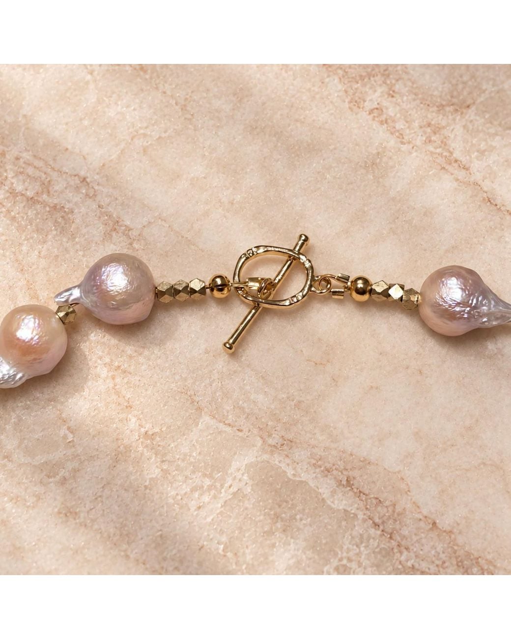 Way to Chic Metallic Rose Baroque Pearl Necklace With Vintage Heart Pendant