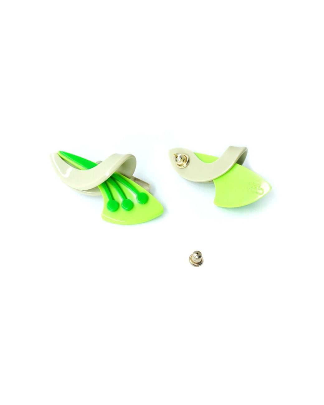 Gissa Bicalho Green Acrylic Handmade Earring Dual Flower