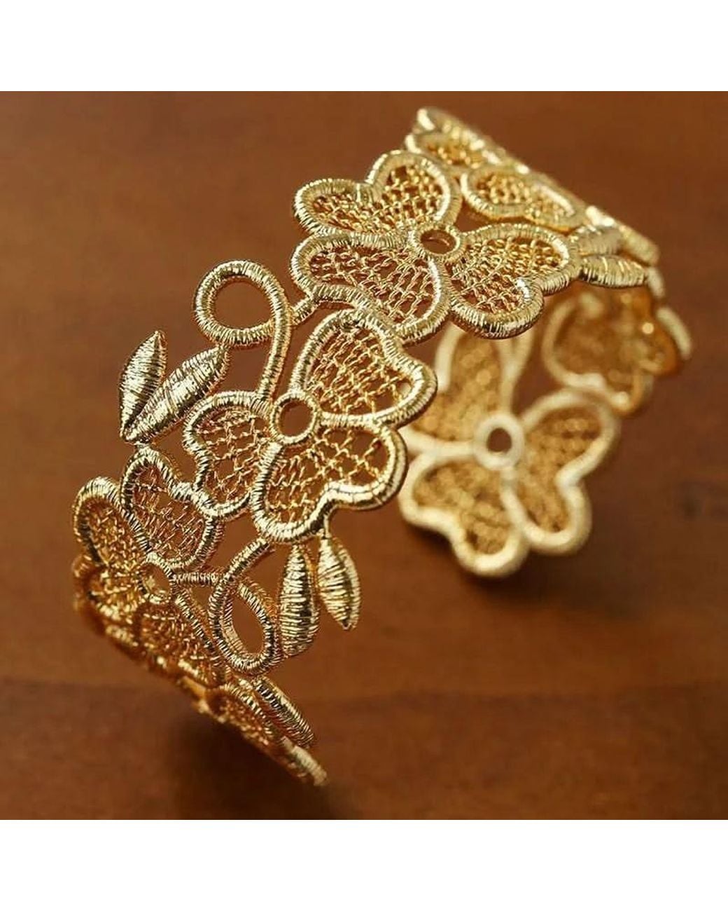 Angel Barocco Metallic Lace Stylish Bangle