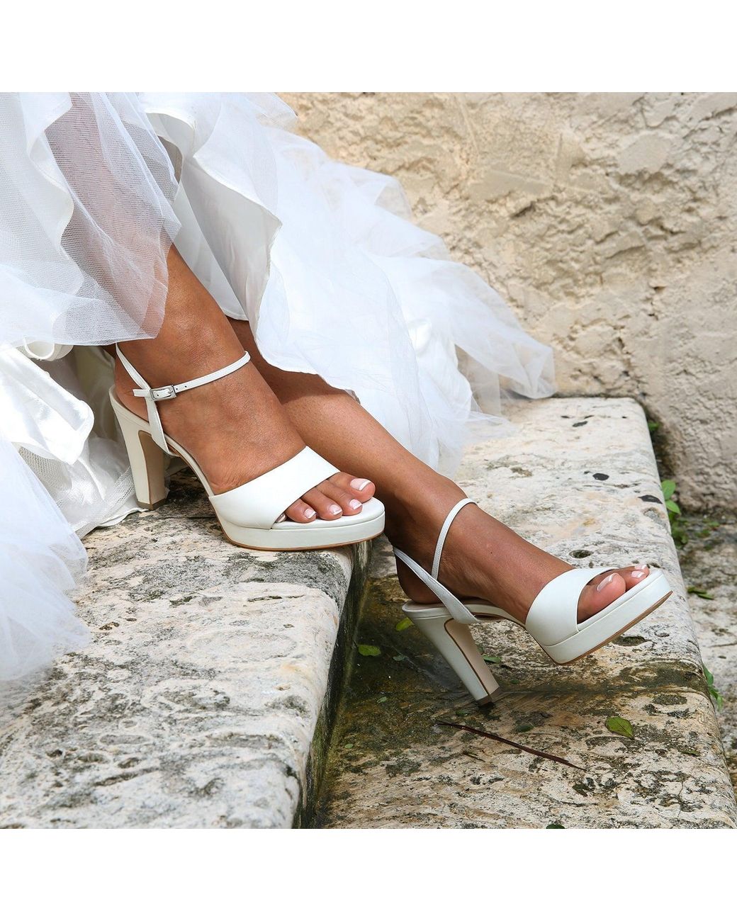 Alterre White Amal Lo Platform