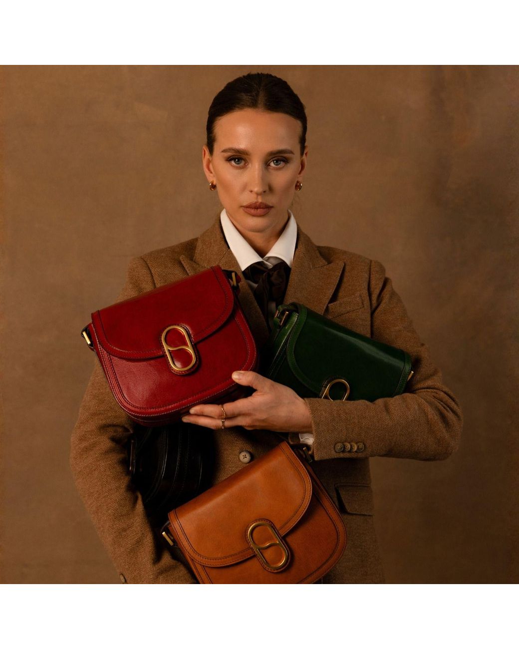 Time Resistance Black Leather Saddle Bag