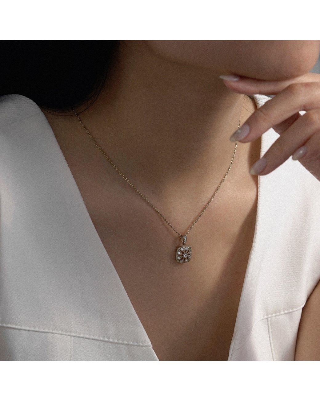 Diamonbliss Metallic Marilyn Monroe Vintage Square Pendant Necklace
