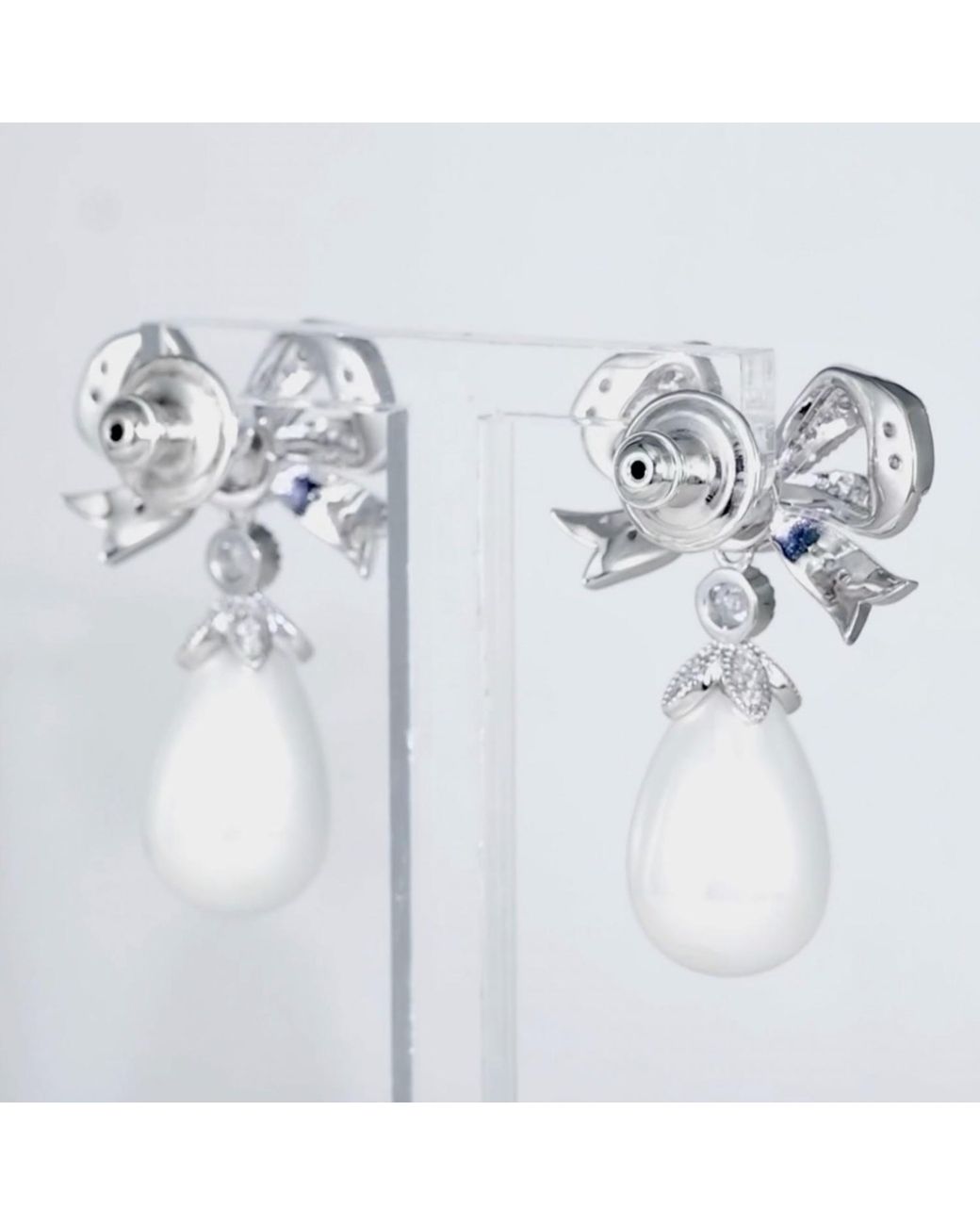 Santinni Metallic Queen Bow & Pearl Drop Earrings