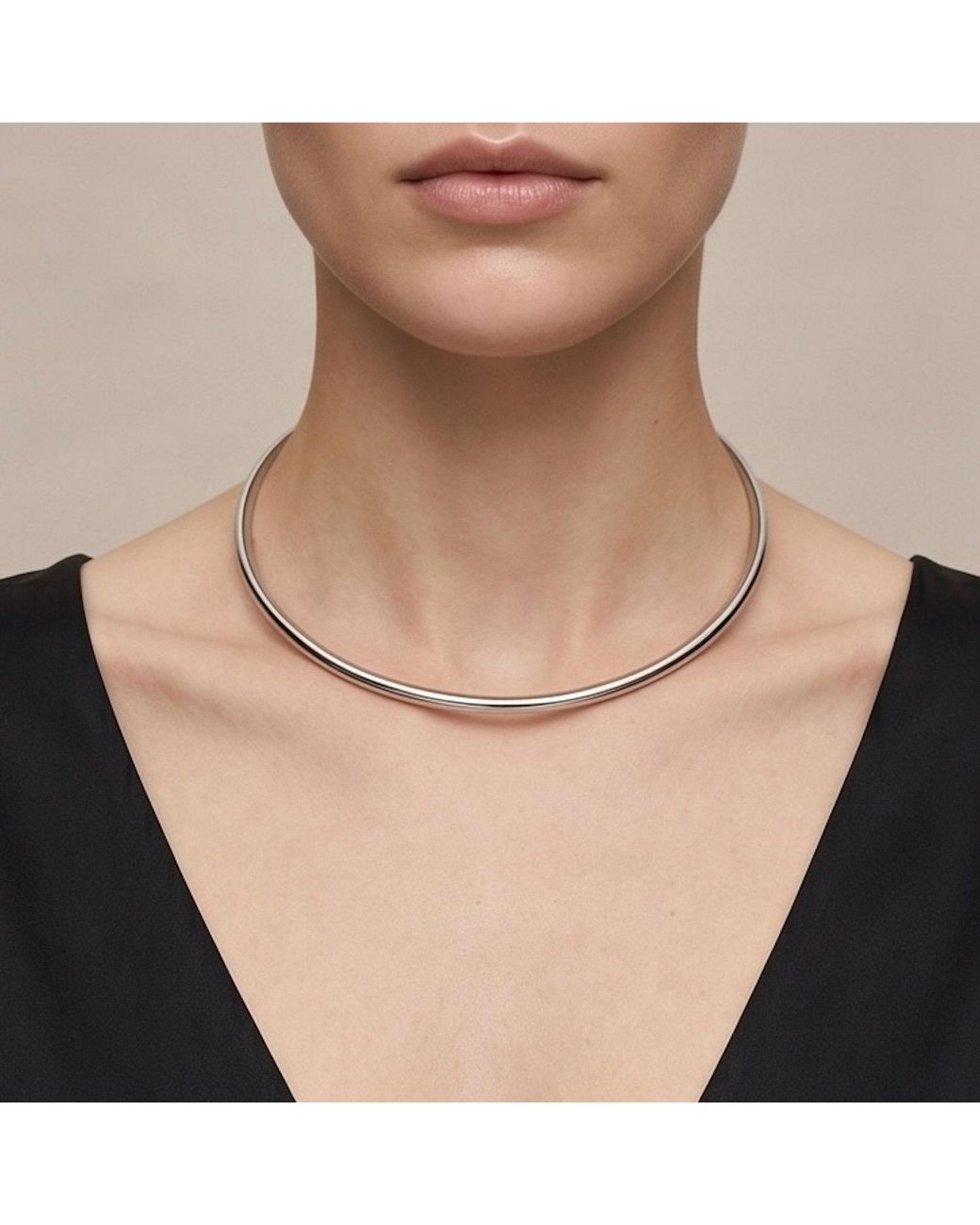 Divine Aria Metallic Choker Necklace