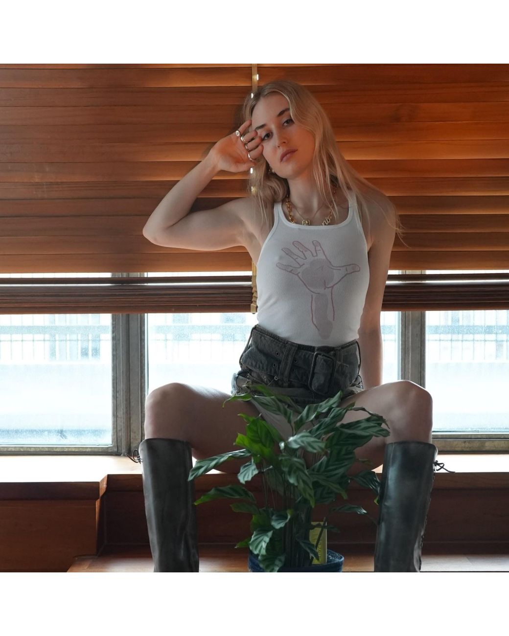 House of Salomé White Hi Five