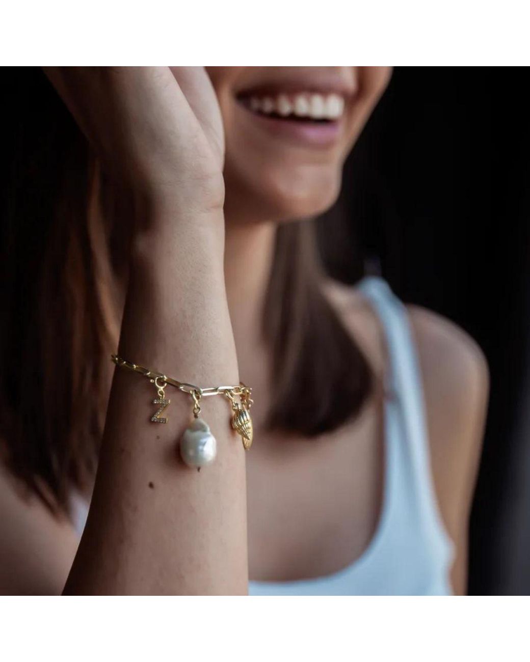 LINYA JEWELLERY Metallic Small Oyster Charm