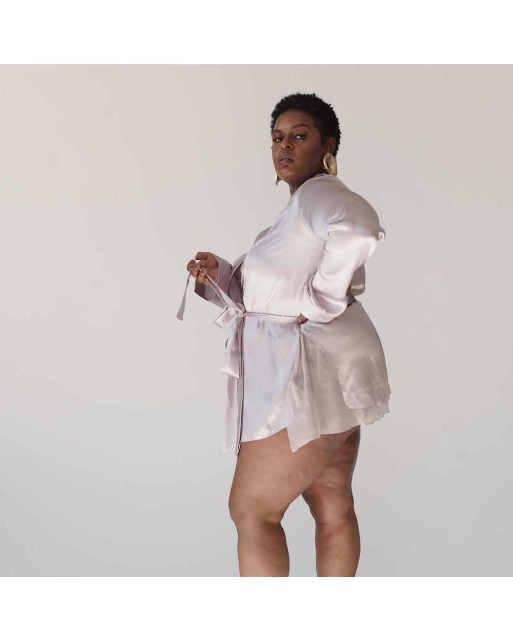 Je Mérite (I Deserve) Purple Silk Short Robe