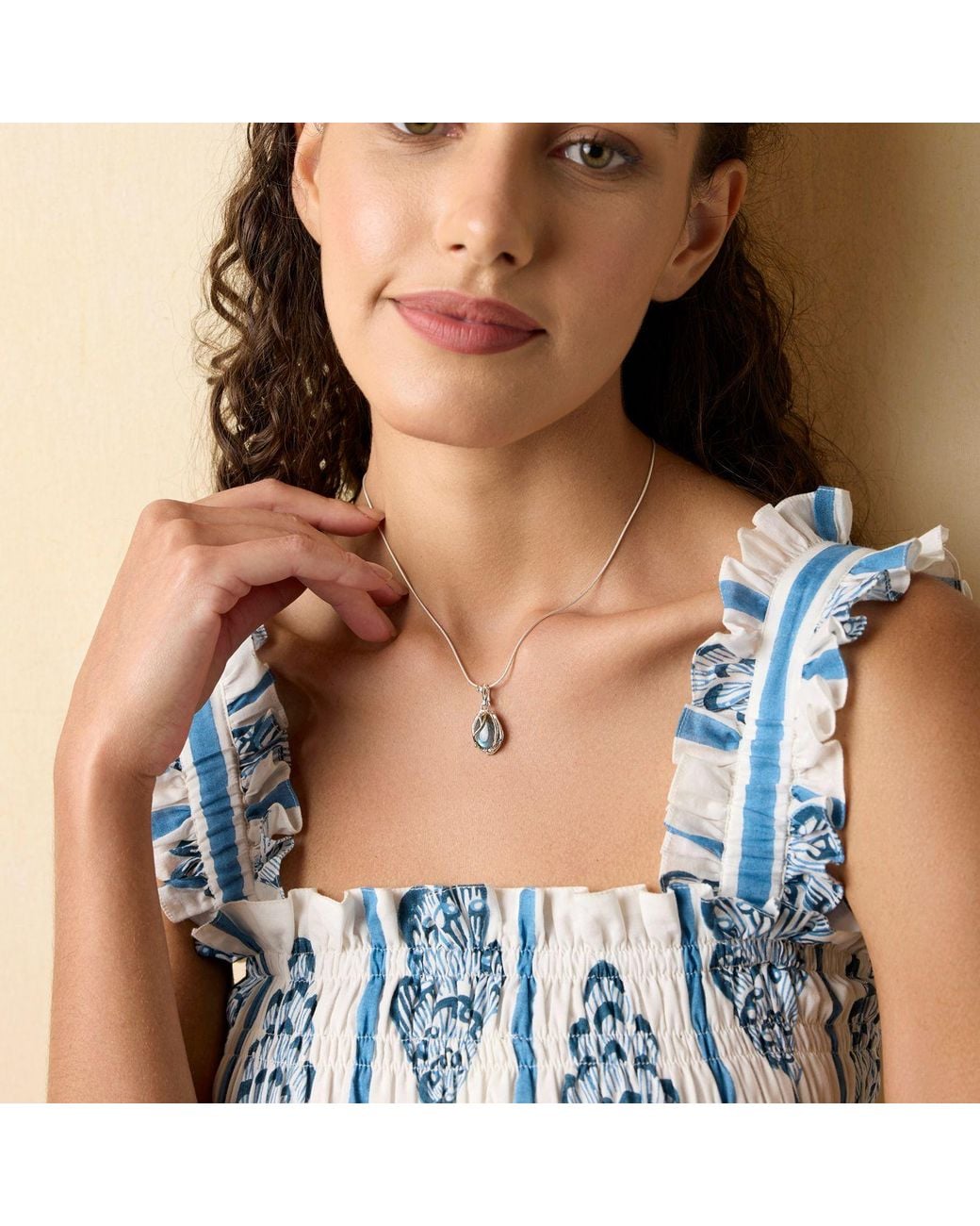 Isla Silver Blue Handmade Unique Iridescent Labradorite Pendant