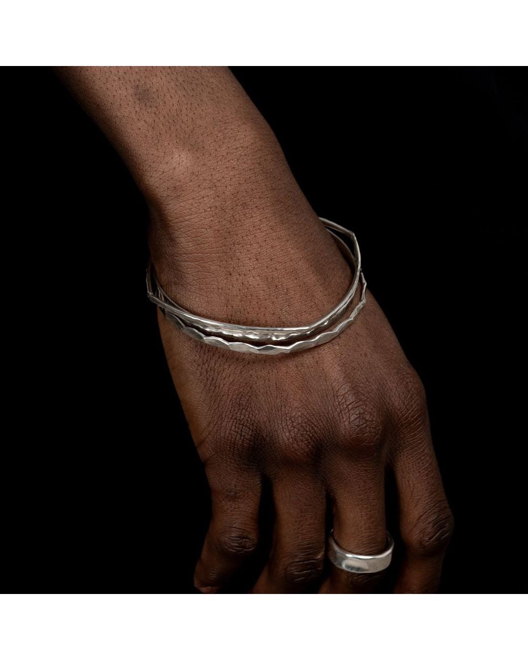 Dower & Hall White Hammered Cushion Nomad Bangle for men