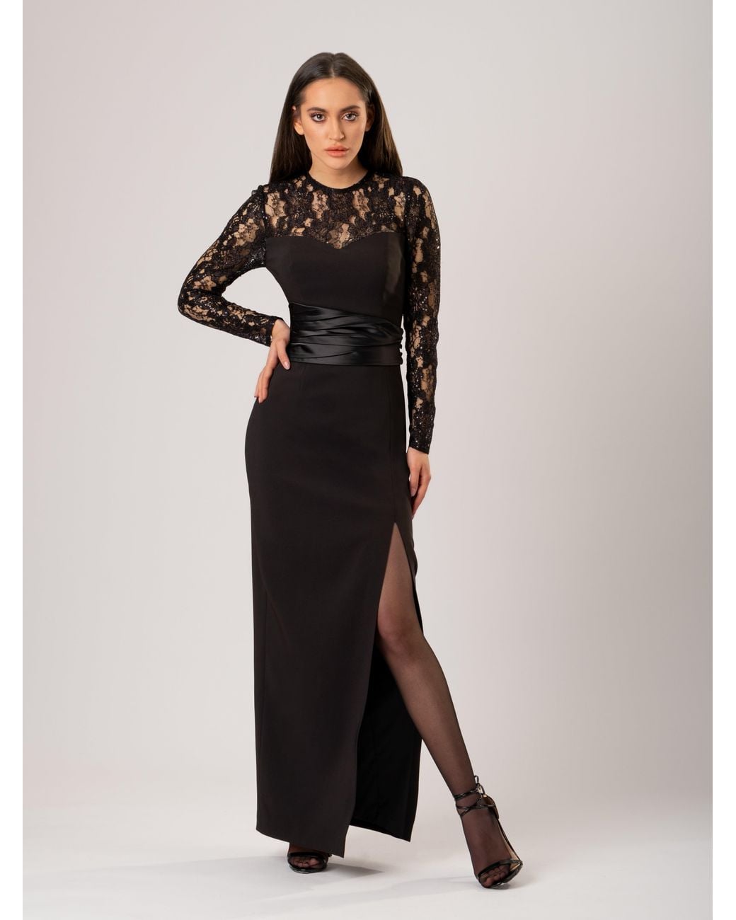 Tia Dorraine Black Glowing