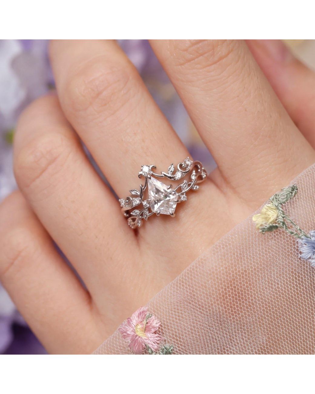 Azura Jewelry New York White Petal Waltz Band Vermeil