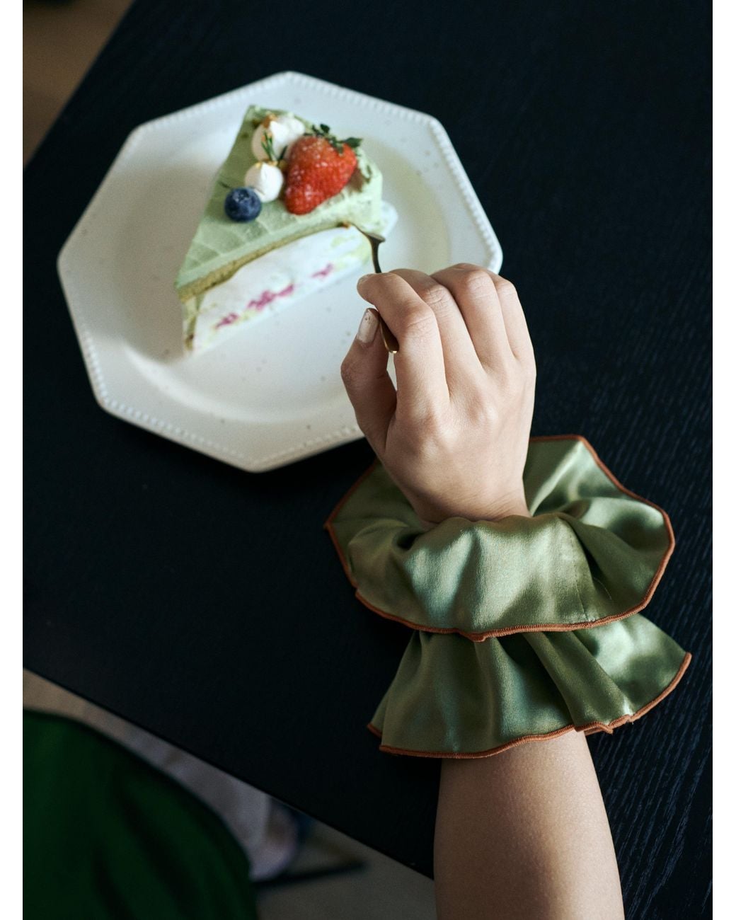 Lost Pattern Green Maxi Flower Double-Layer Oversized Silk Scrunchie