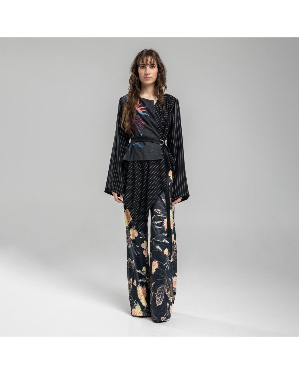 ARTISTA Black Viscose Asymmetric Floral Printed Kimono Blouse