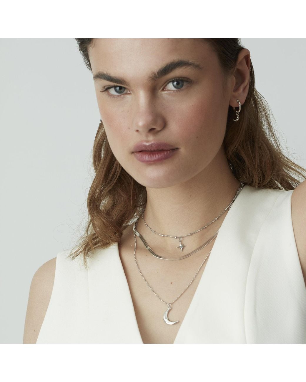 Muru Metallic Tiny Star Bead Chain Necklace