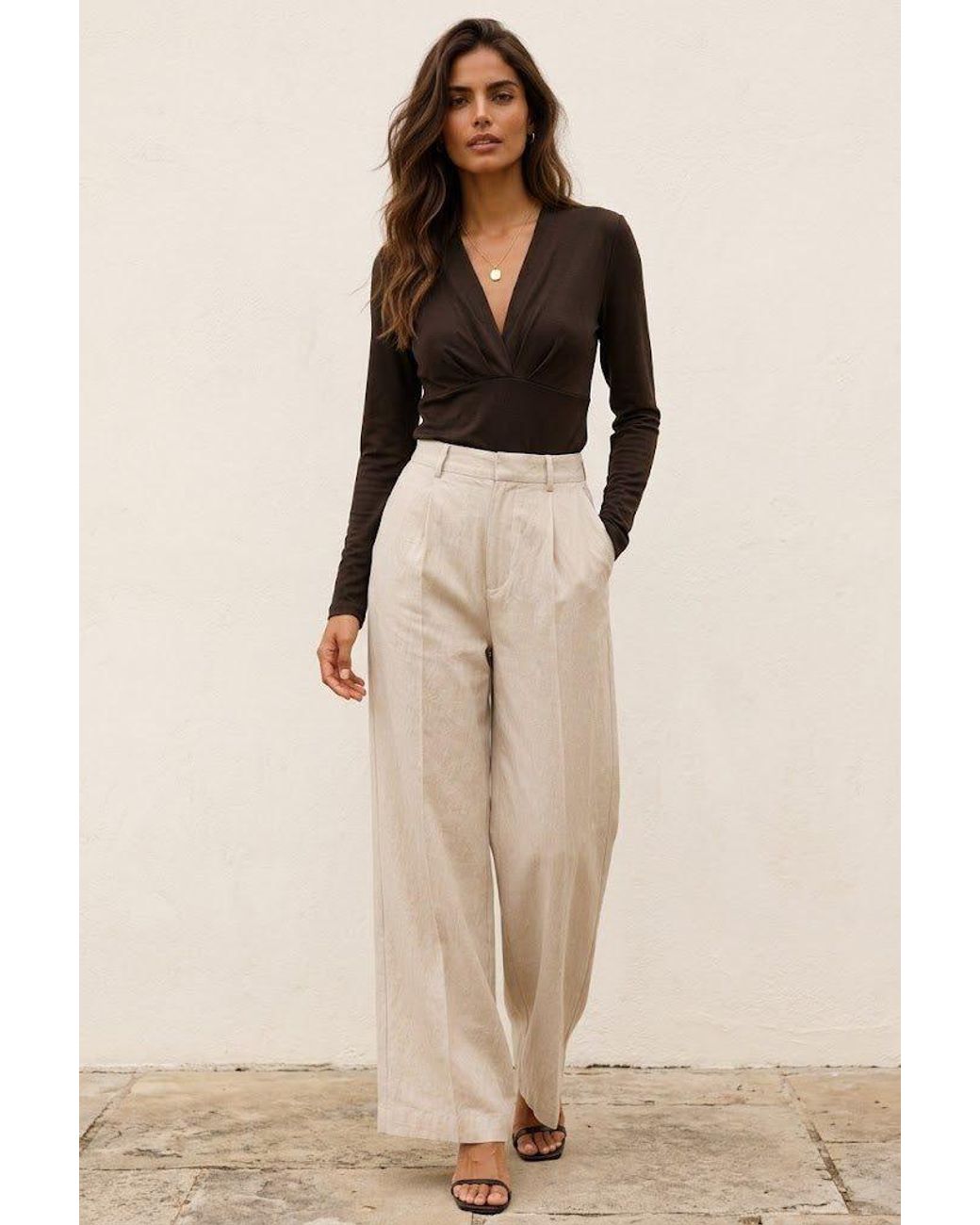 Conquista Black Refined Draped V-Neck Top