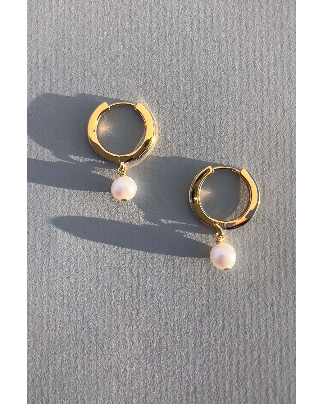 Astor & Orion Metallic Paloma Pearl Huggies On Sterling