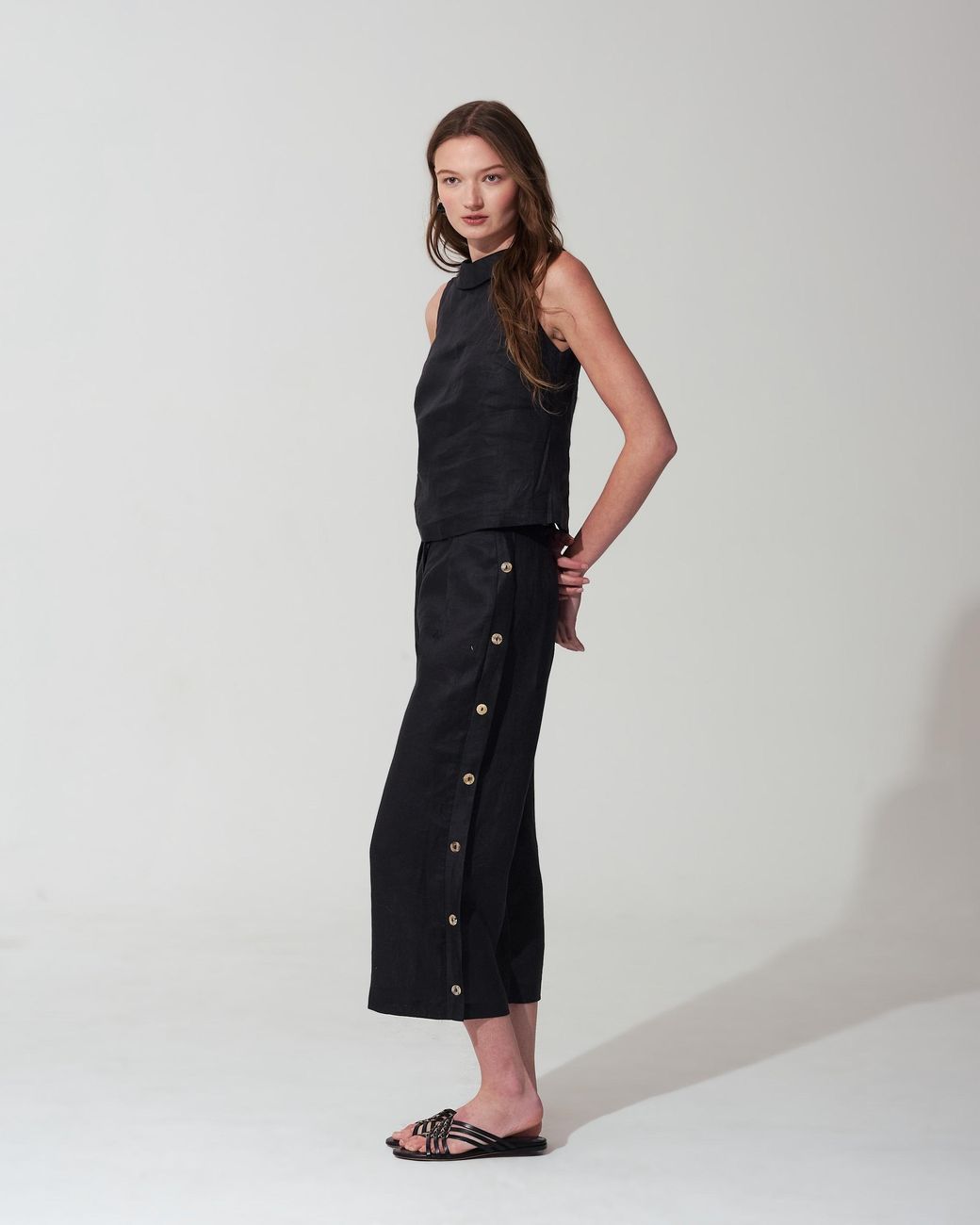 MARICEL Black Gianna Low-Cut-Back Linen Top