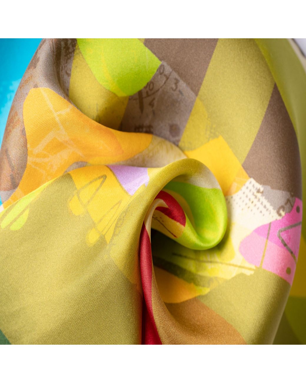 Otway & Orford Yellow 'A Beautiful Jigsaw' Vulcan Silk Pocket Square. Full-Size for men