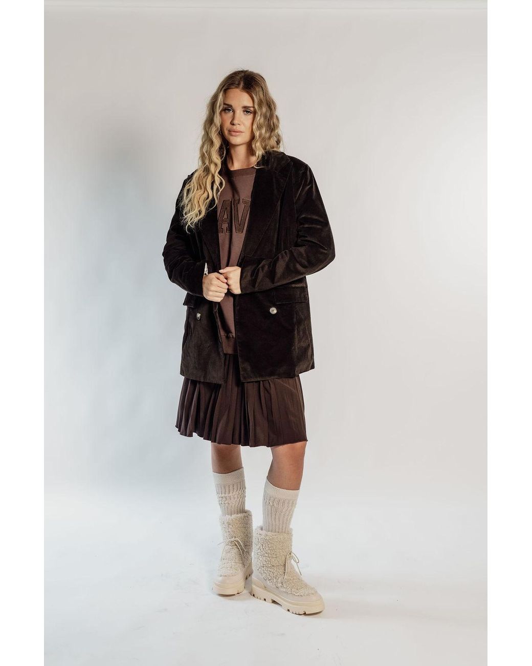 Rave on Trend Black Corduroy Blazer