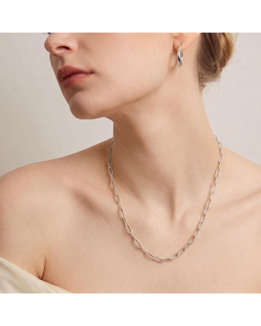 Cote Cache Asteria Textured Sterling Chain Necklace in Metallic | Lyst UK