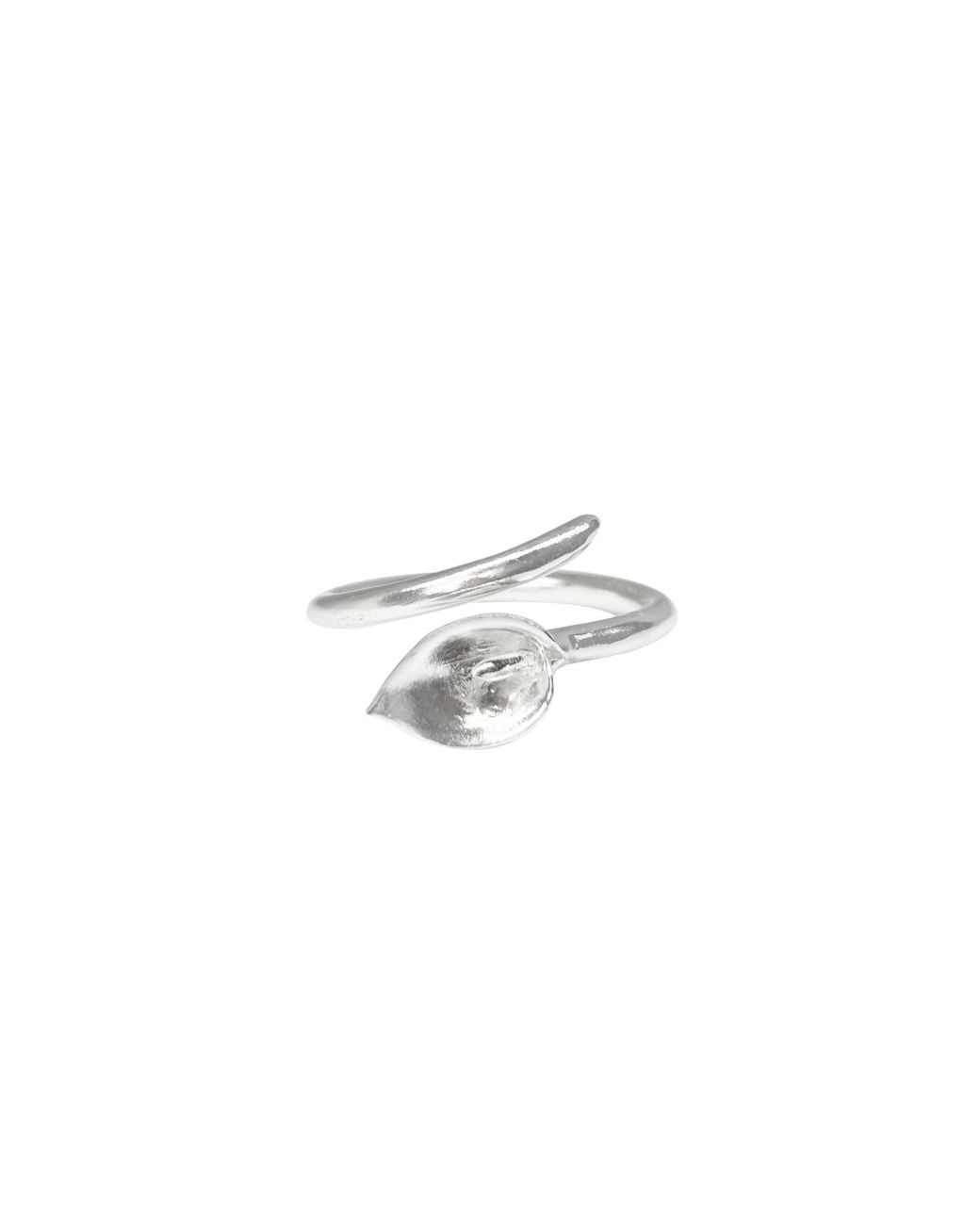 Agora Jewellery White Calla Ring