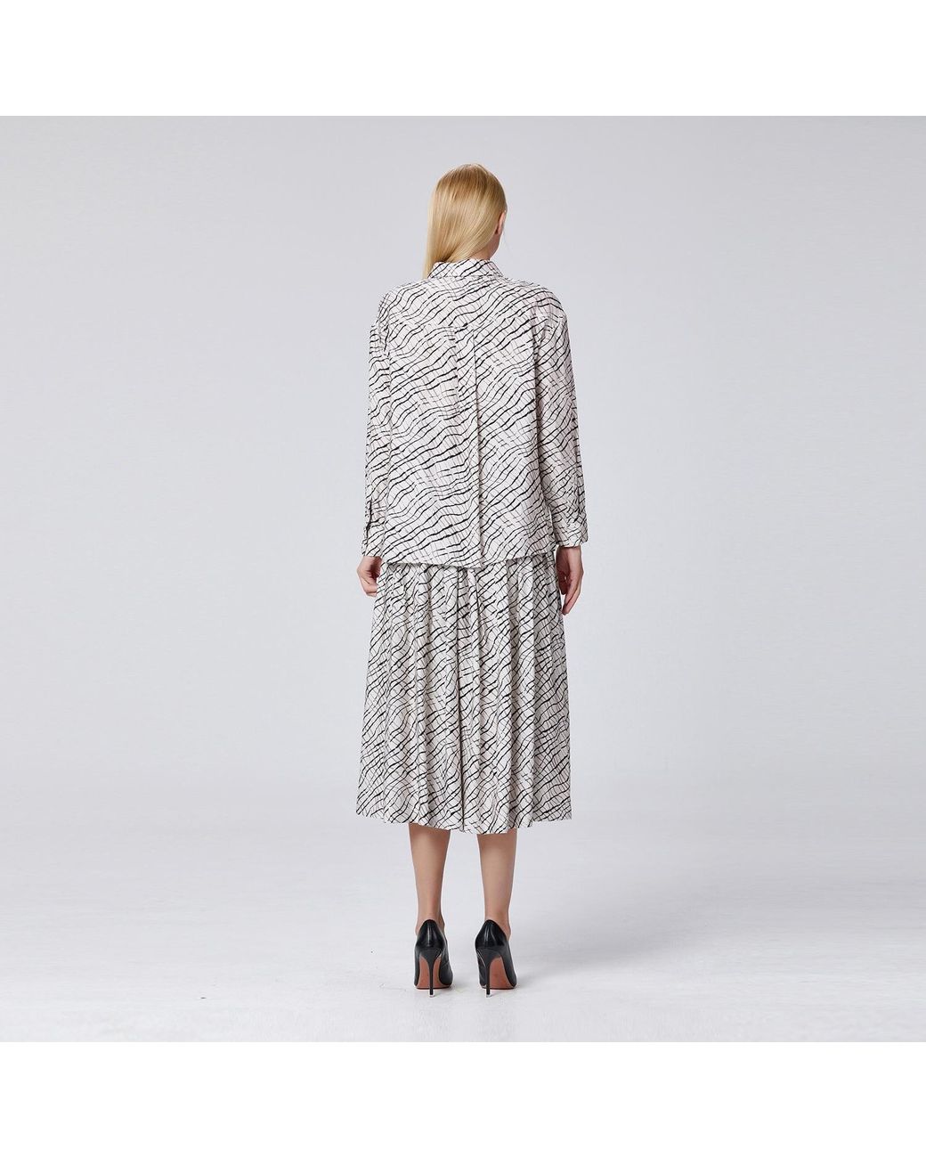 Smart and Joy Gray Neutrals Flared Skirt With Graphic Print And Elastic Waistband