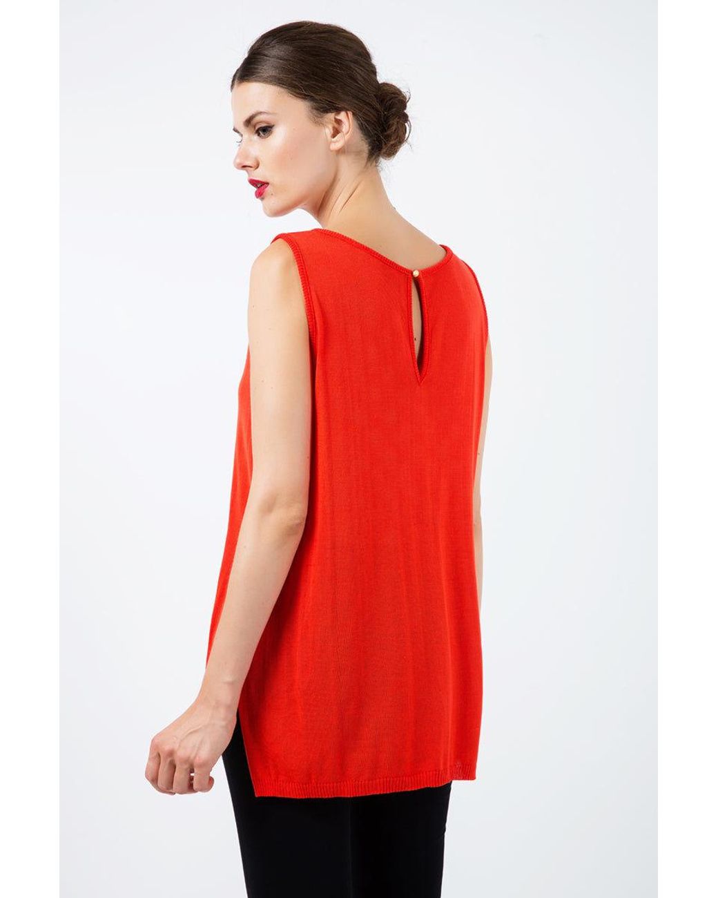 Conquista Red Sleeveless Knit Top With Uneven Hemline