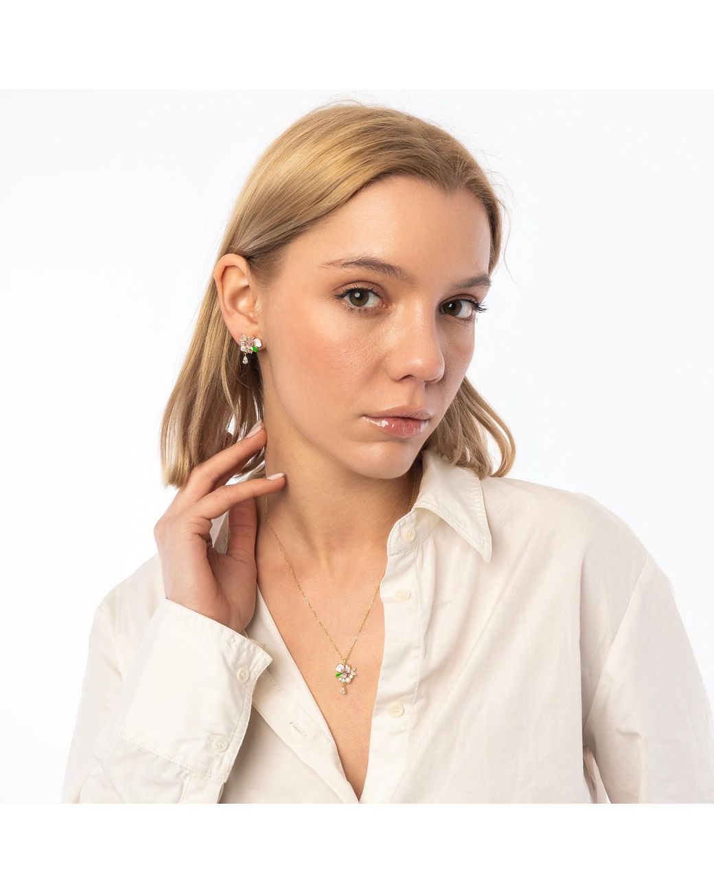 Spero London White Pansy Floral Earring