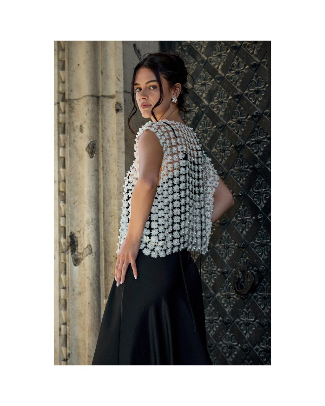Saachi White Floral Shell Pearl Capelet