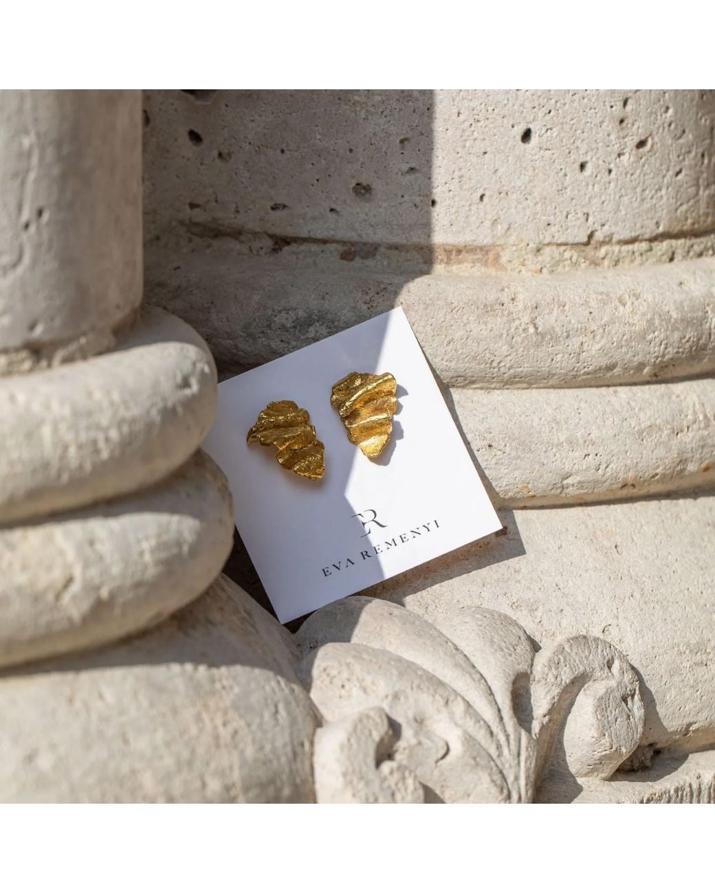 EVA REMENYI Metallic Artemis Wave Earrings