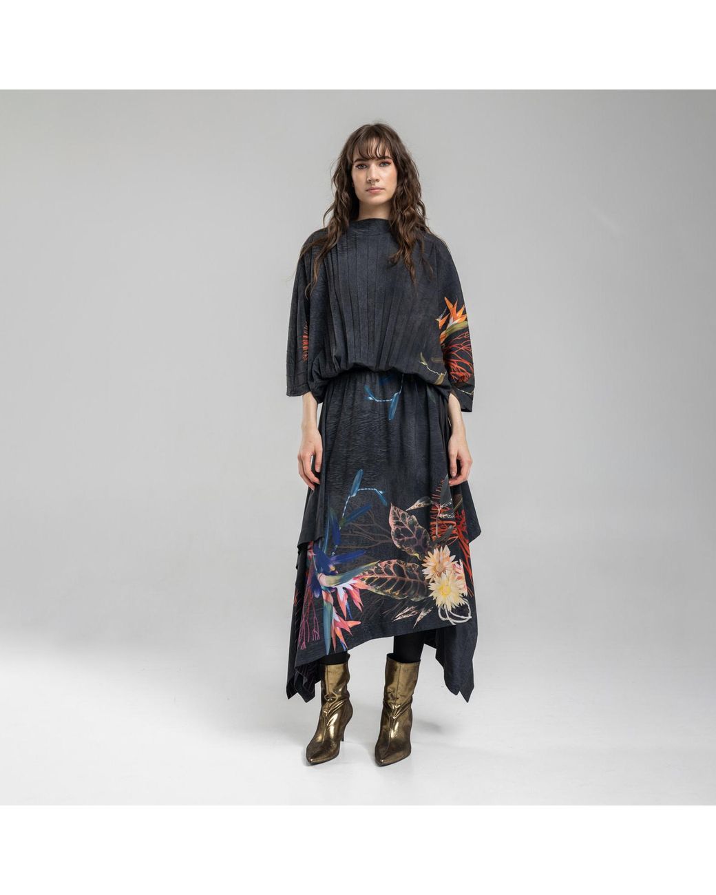 ARTISTA Black Pleated Tie-Belt Blouse
