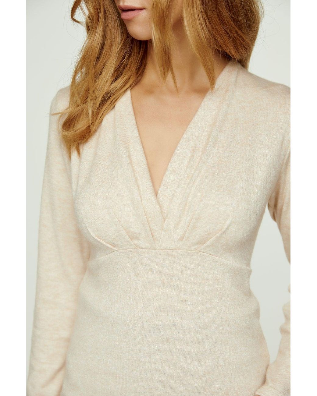 Conquista Natural Melange V Neck Knit Top