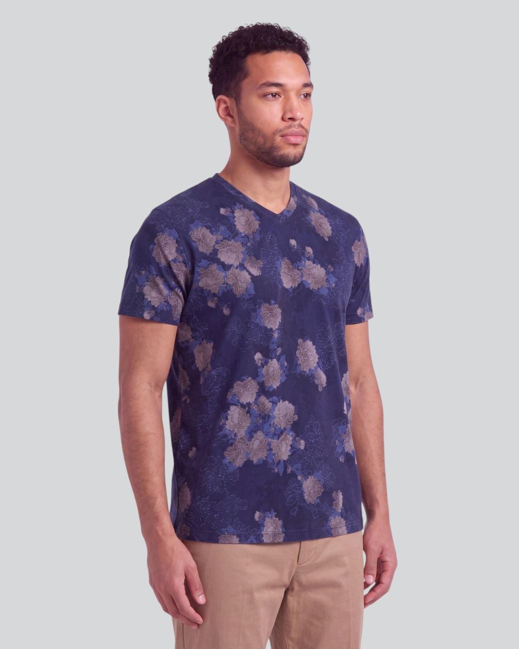 Lords of Harlech Blue Maze Lans Floral Stretch Cotton V-Neck Tee for men