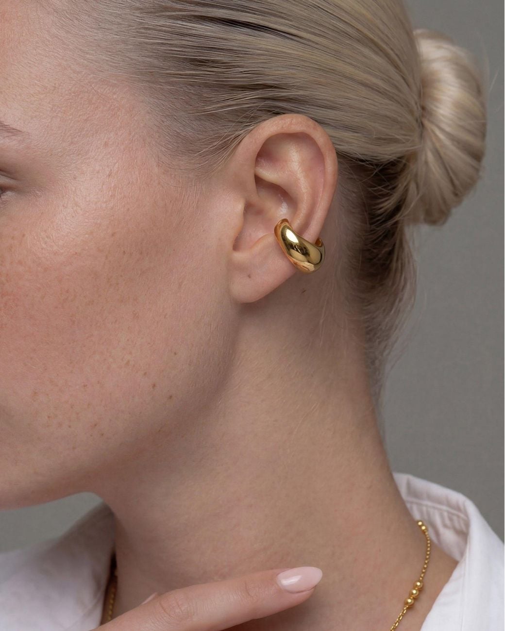 Elk & Bloom Metallic Chubby 14K Huggie Hoop Ear Cuff