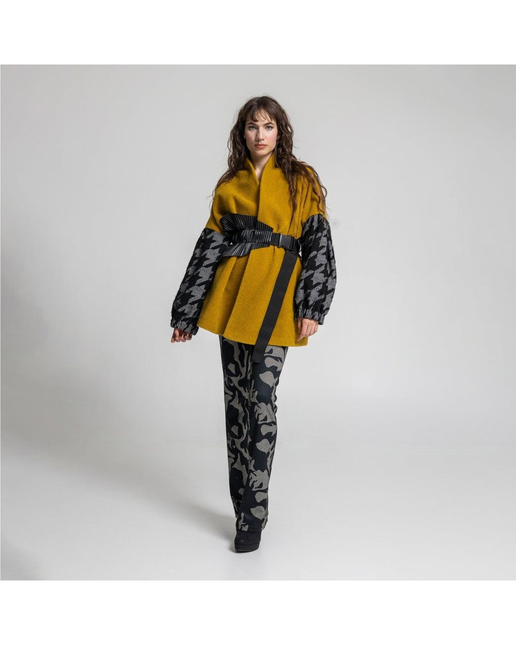 ARTISTA Yellow Iris Kimono Style Overlapped Coat