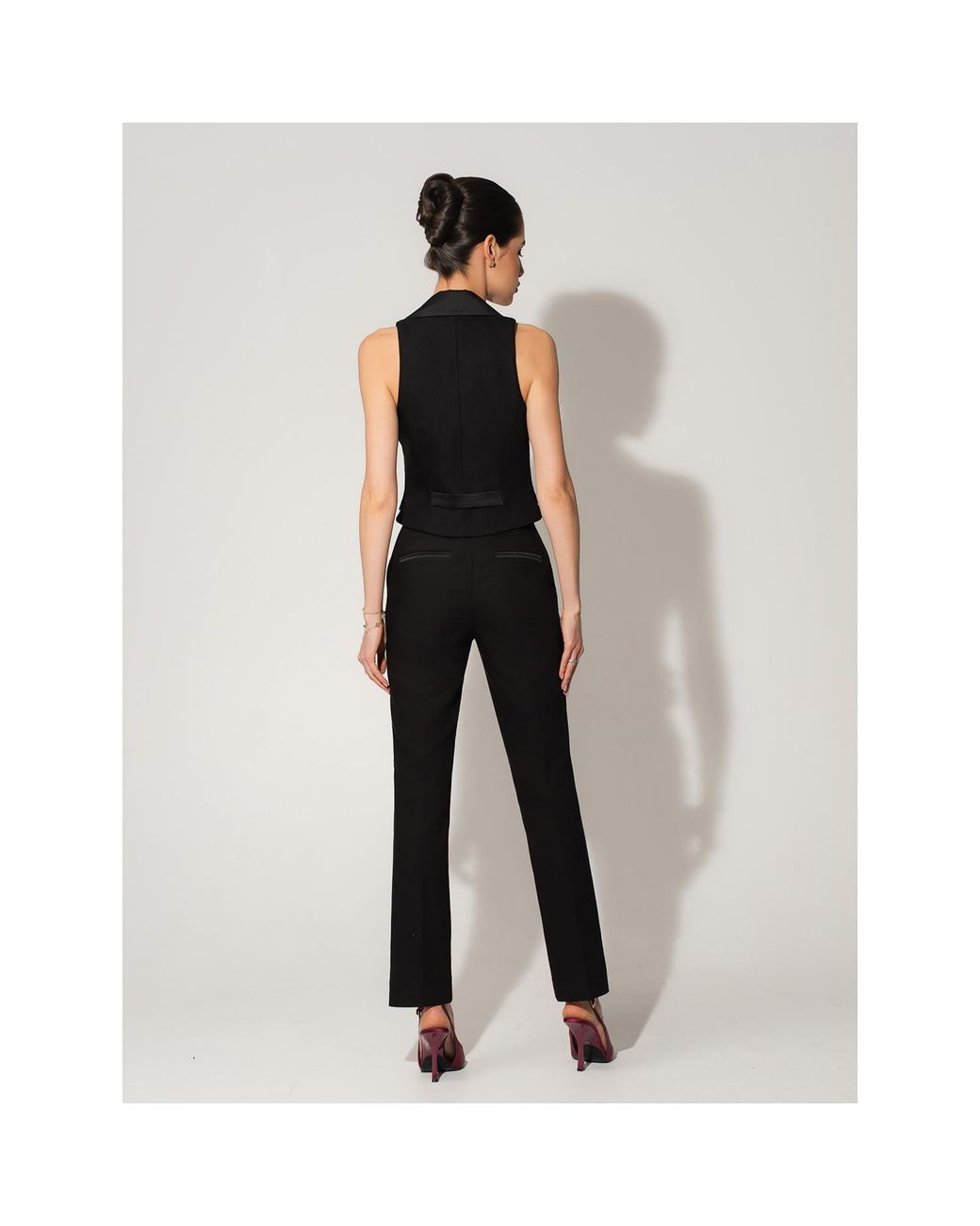 Tia Dorraine Black Single-Breasted Sleeveless Waistcoat