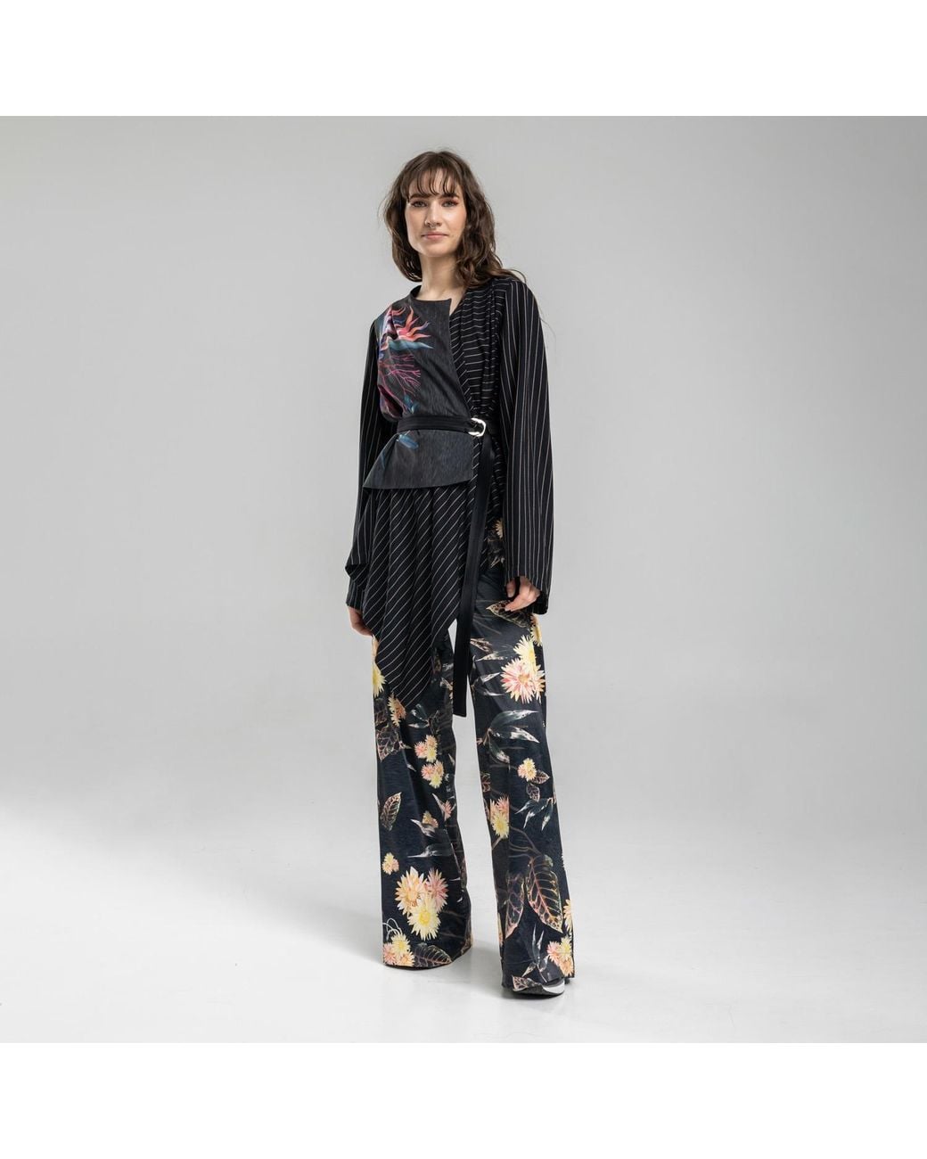 ARTISTA Black Viscose Asymmetric Floral Printed Kimono Blouse