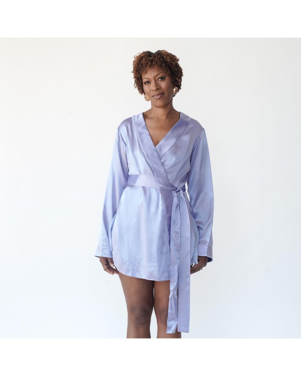 Je Mérite (I Deserve) Blue Lola Silk Short Robe