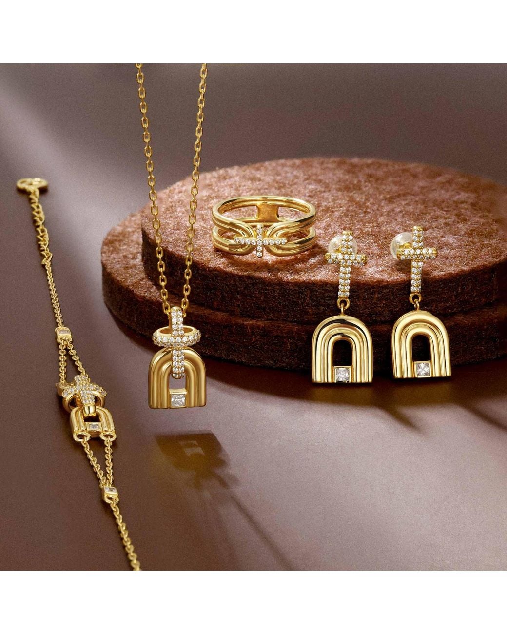 Vanimy Metallic Holy Door Cross Ring