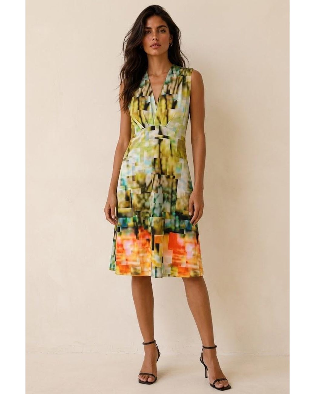 Conquista White Mosaic Bloom V-Neck Dress