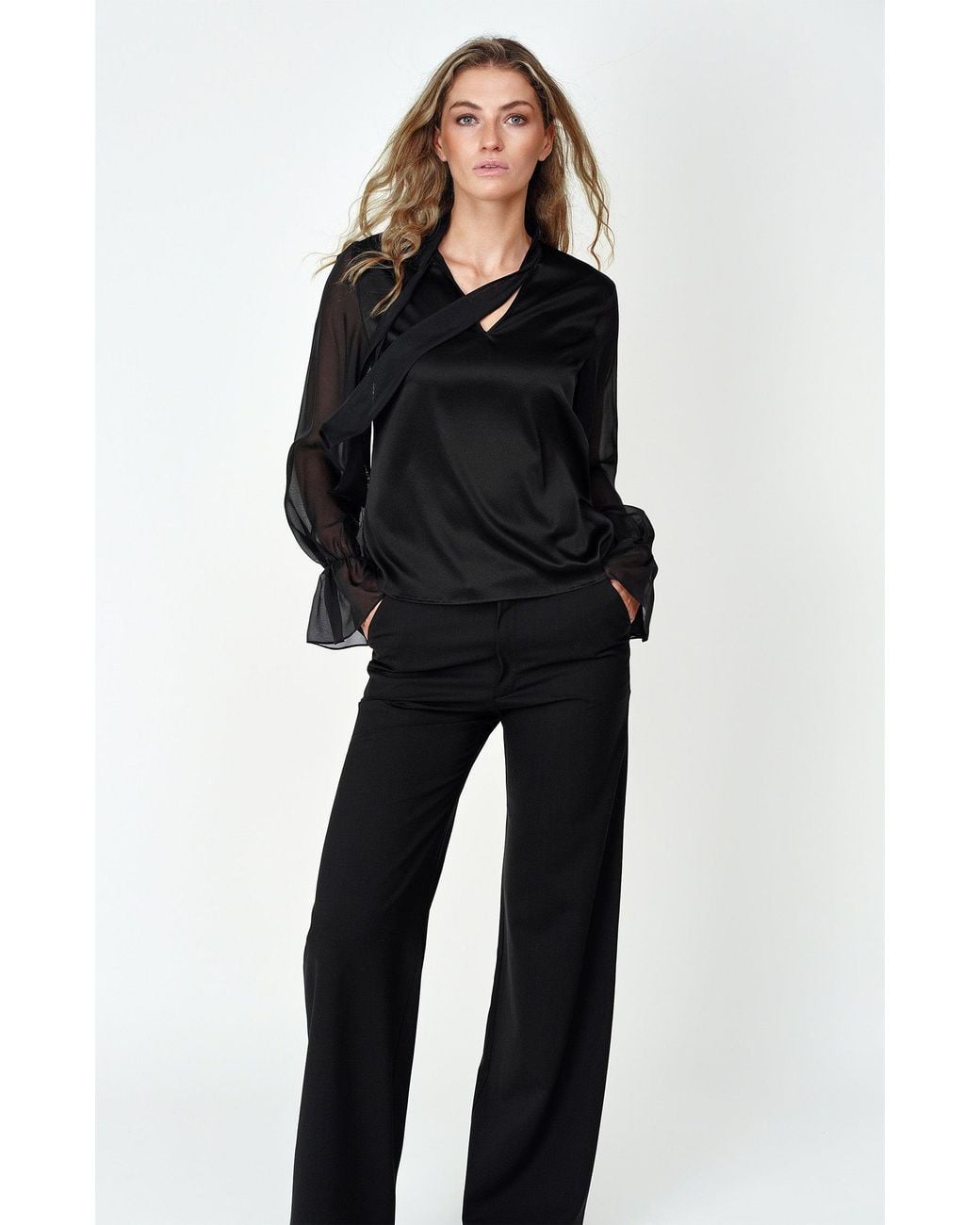Gunda Hafner Ltd Black Mid Rise Straight Leg Merino Trousers