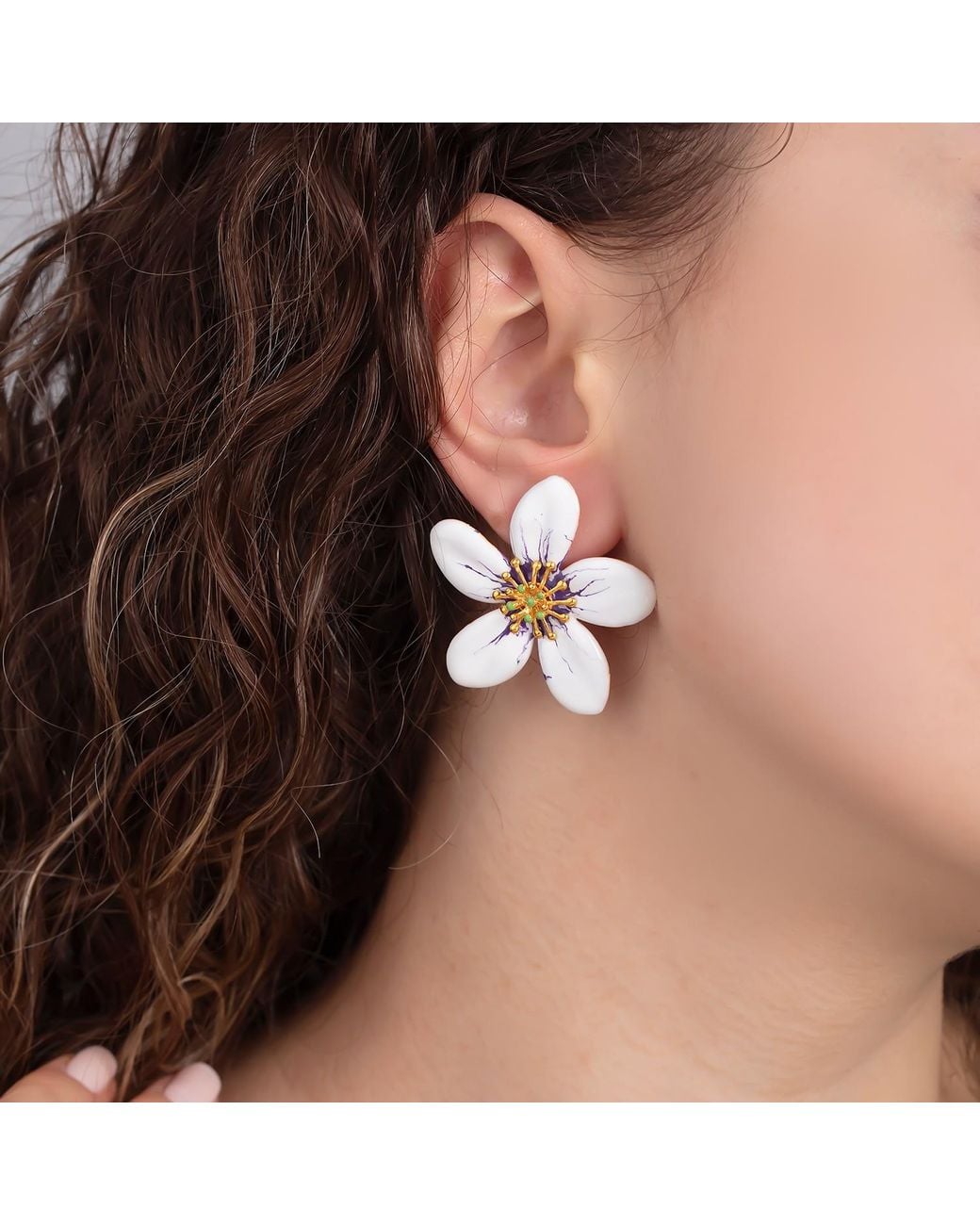 Milou Jewelry White Periwinkle Flower Earrings