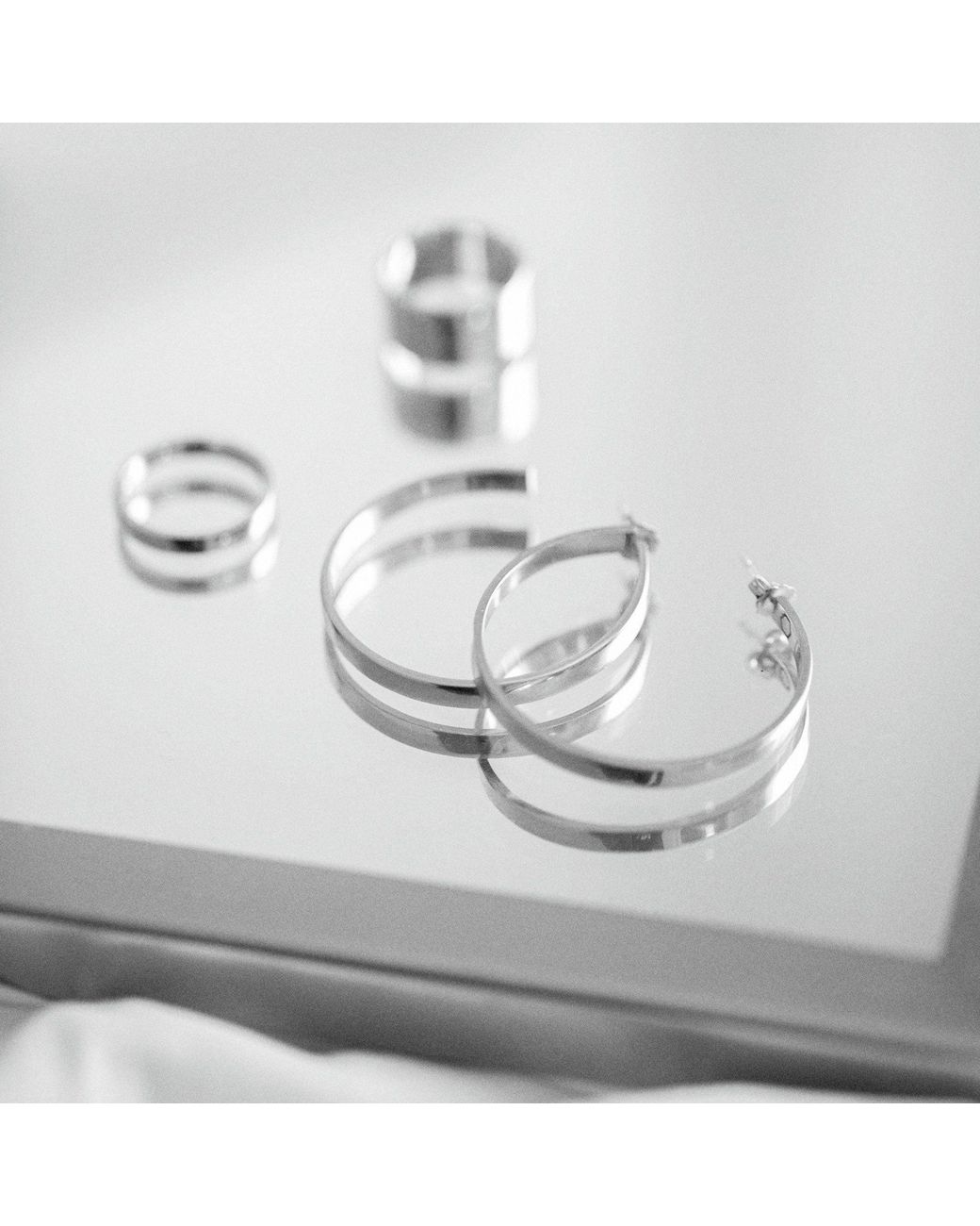 Cier Metallic Classic Hoop Earrings
