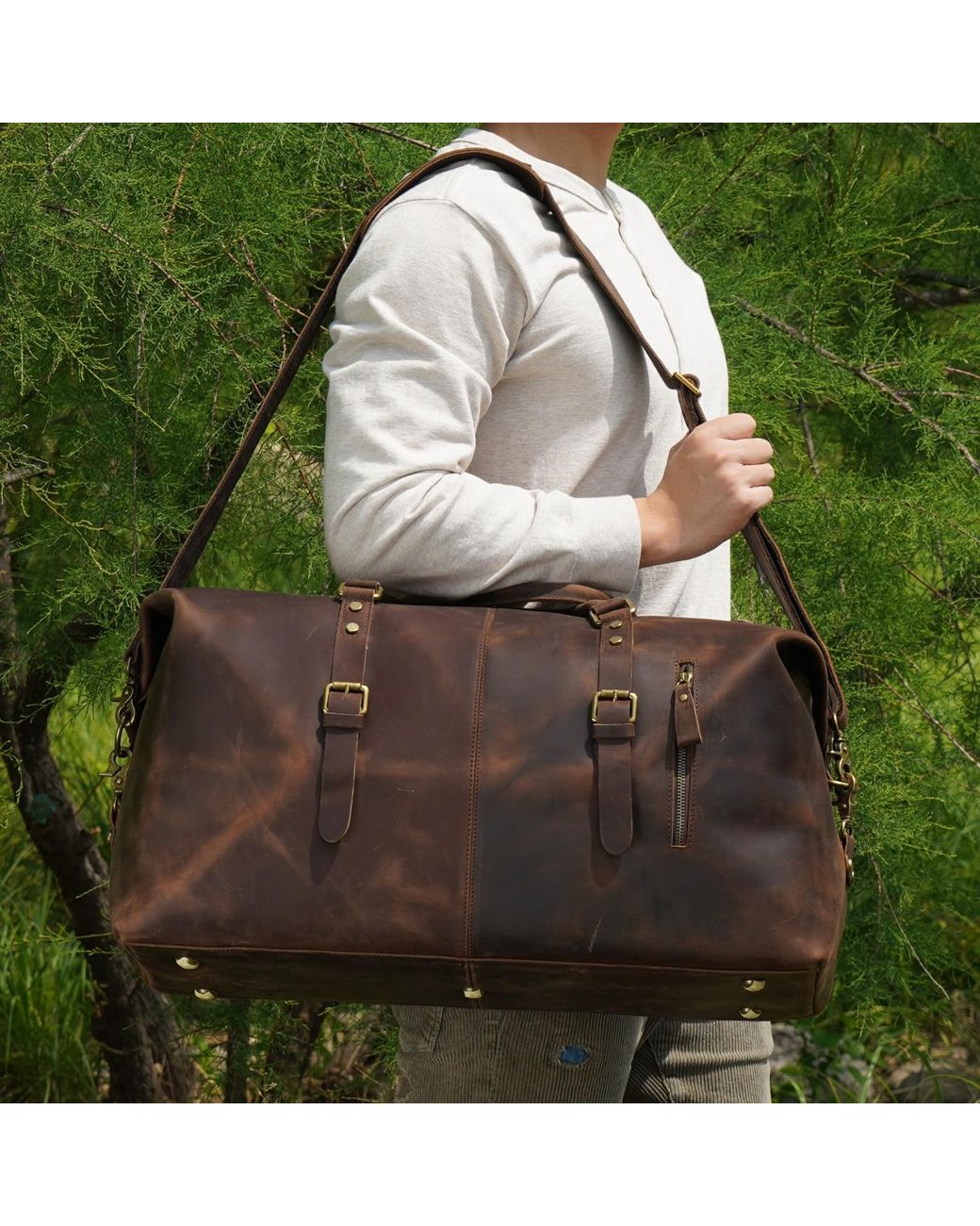Touri Black Extendable Leather Travel Bag for men