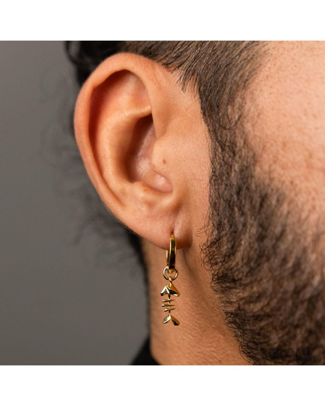 Frenvyrn Metallic Mars 18K Vermeil Fish Bone Huggie Hoop Earring Single for men