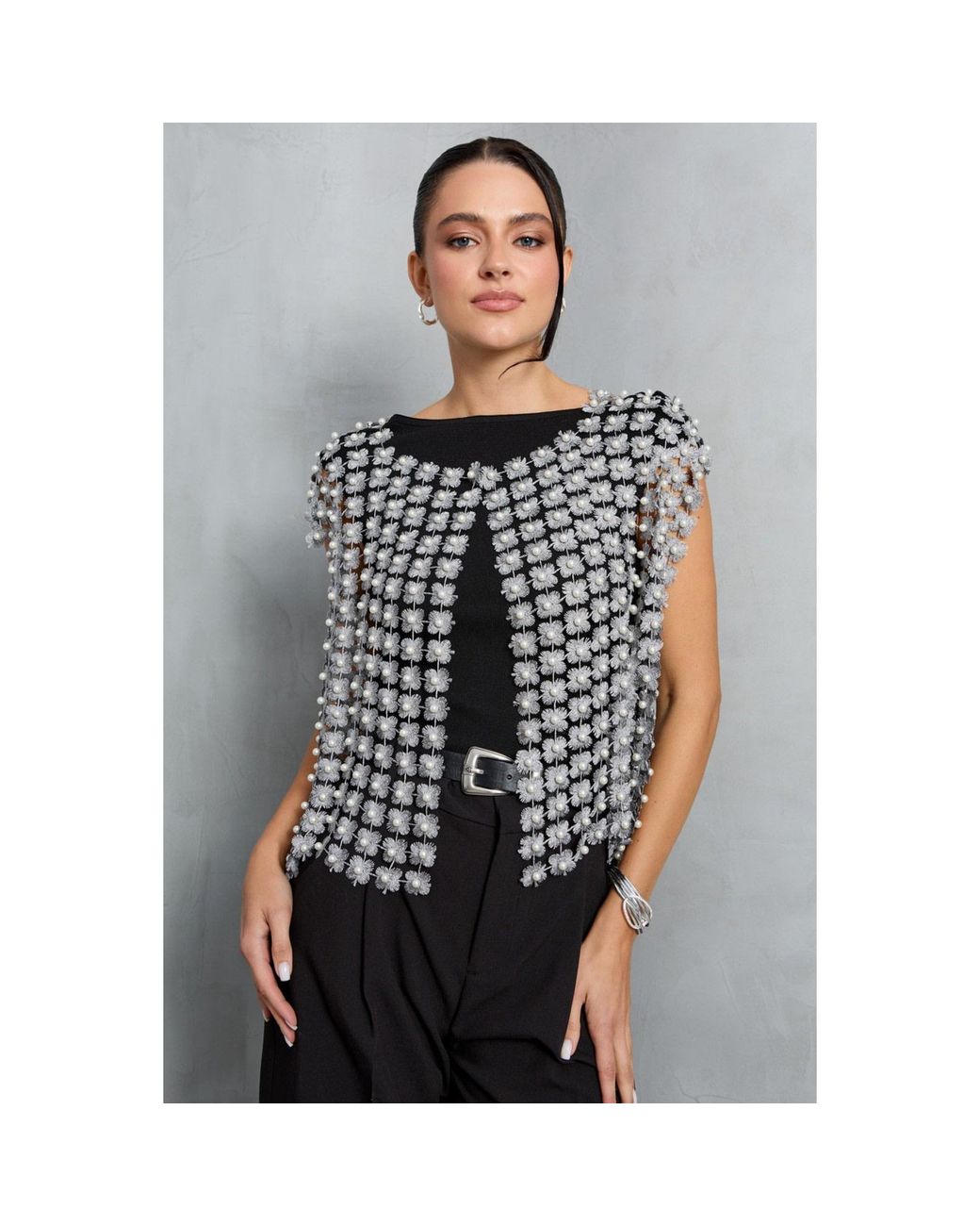 Saachi White Floral Shell Pearl Capelet