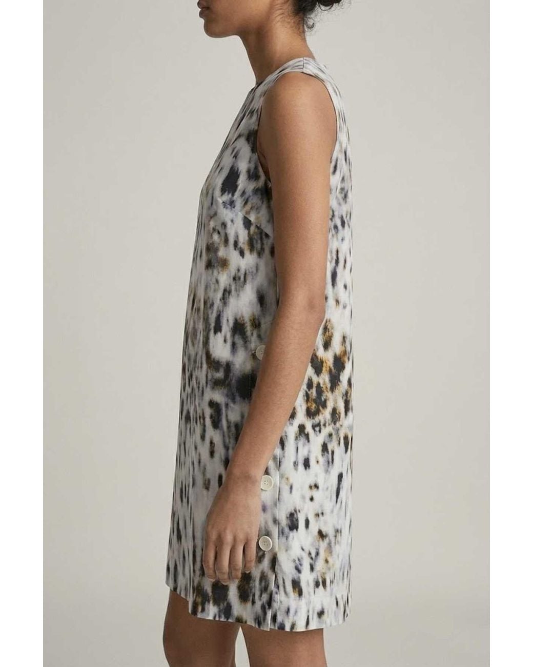 Conquista White Sleeveless Abstract Print Shift Dress