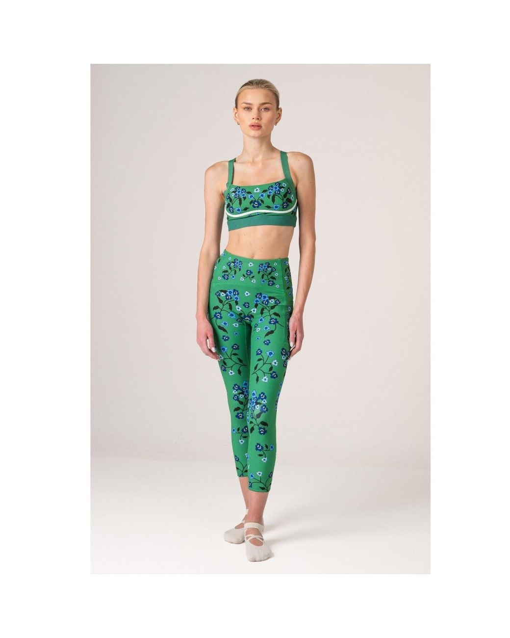 Jessie Zhao New York Green Emerald Echo Reversible Racerback Sports Bra